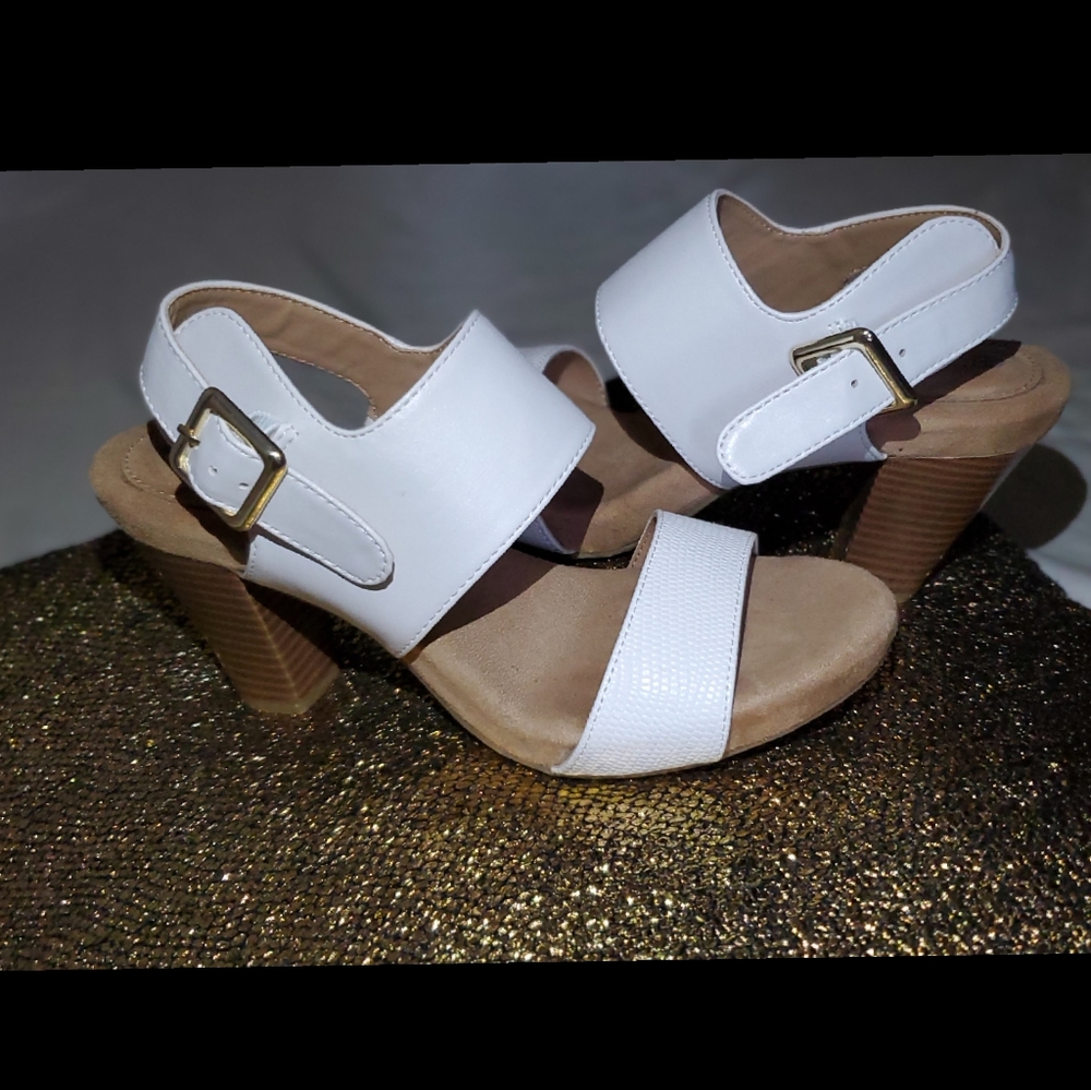 NEW!!!GIANI BERNINI SANDALS
